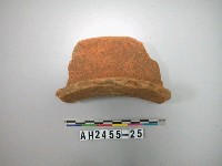 藏品(紅色細砂陶口緣殘件)的圖片